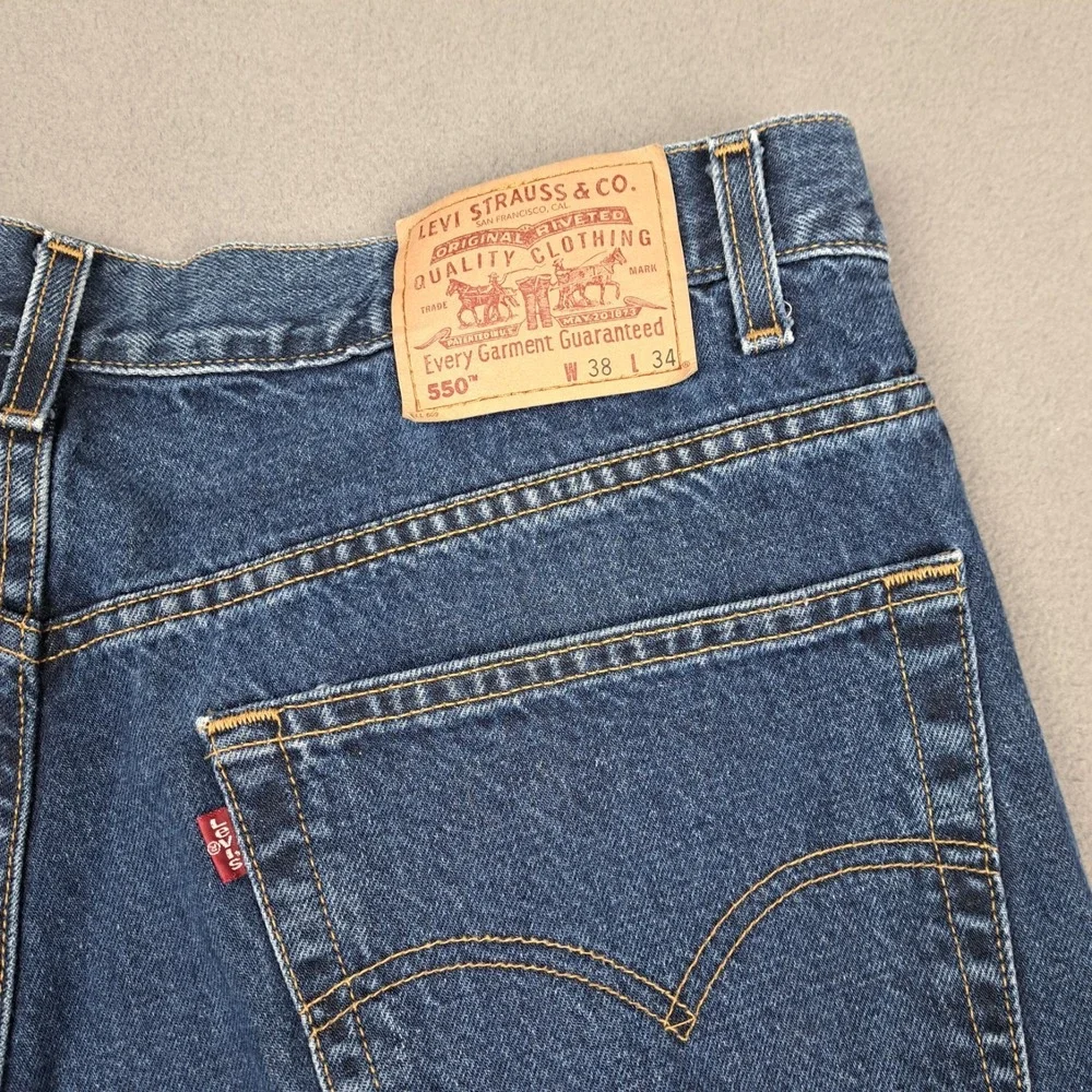 Vintage Levis 550 Jeans Mens 38x34 Dark Blue Denim Relaxed Fit Pants Batwing 90s
